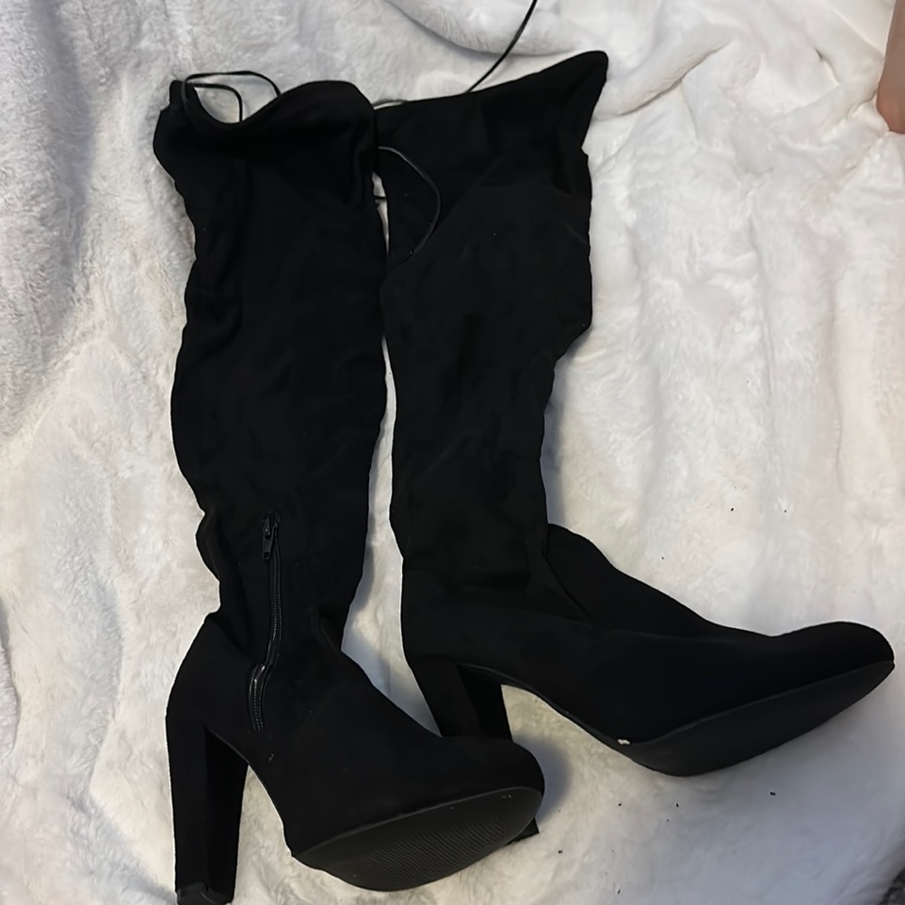 Rue21 Long Knee Heels size 7